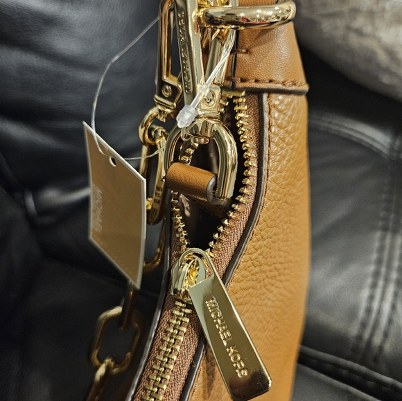 MK Brown large pebbled leather Hand bag - Picture 6 of 6